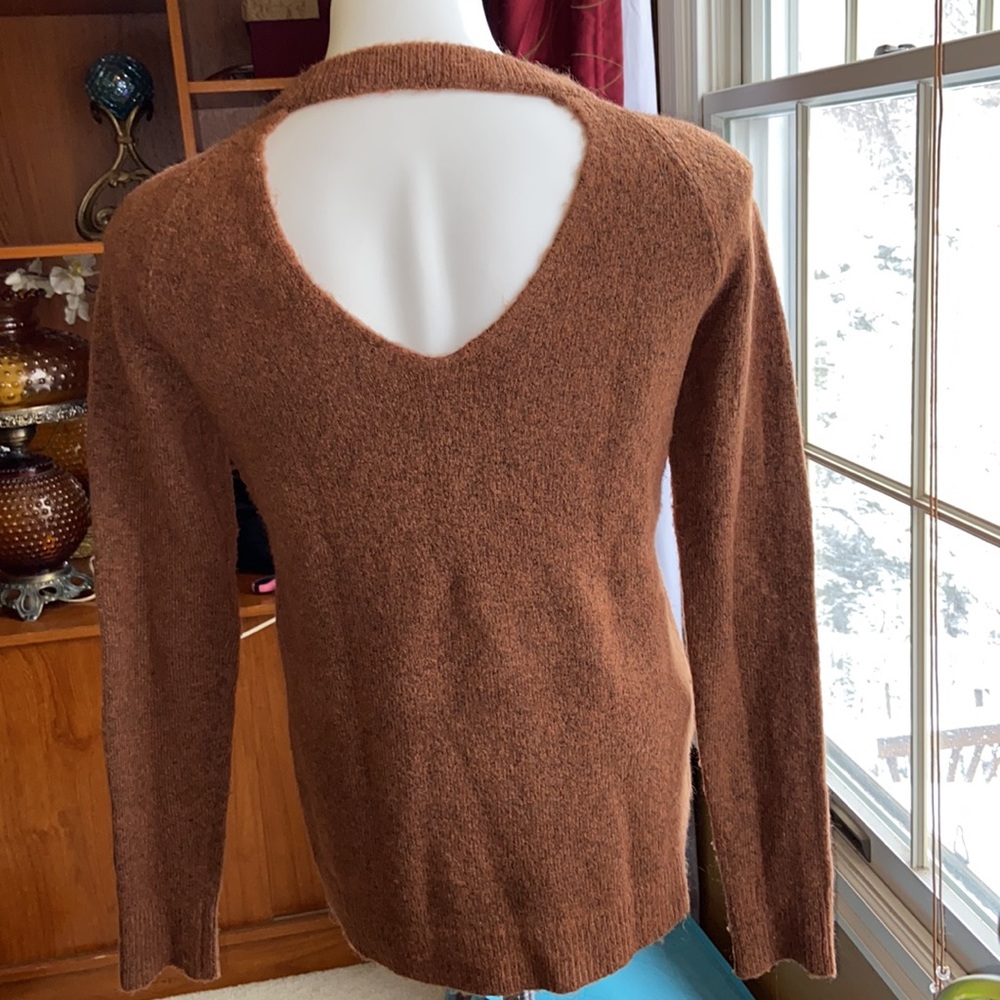 SP LOFT SIENNA BROWN LONG SLEEVE SWEATER WITH BACK CUTOUT EUC